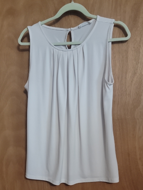 Zenana Outfitters Tops - Zenana Outfitters Sleeveless Pleated Shell Top in Light Cream